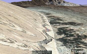 Khvorgu, Iran area for strike and dip, strike/dip 3