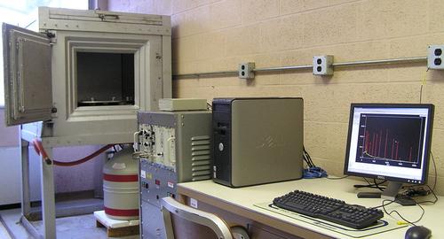 UML INAA laboratory